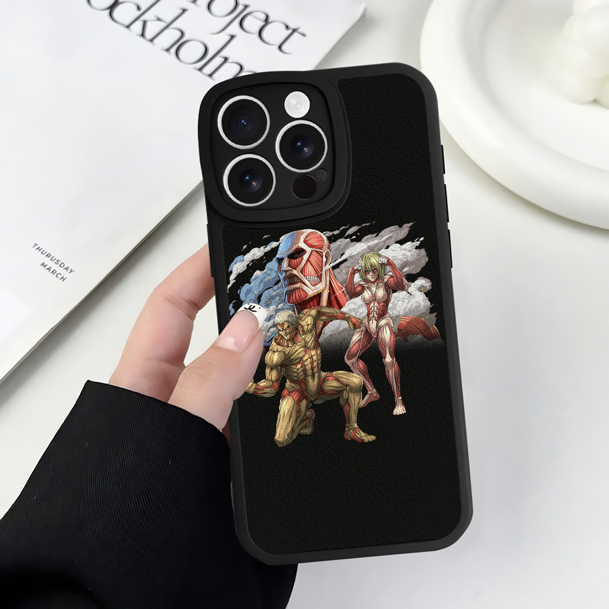 （画像用） 進撃の巨人 Attack on Titan 【iPhone 16シリーズ対応】シリコンスマホケース（レザー調） 材質：シリコン